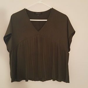 Green short sleeved blouse《 size S